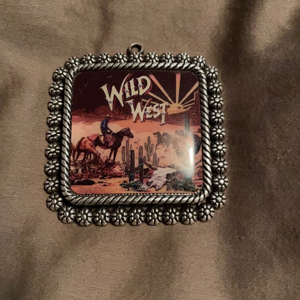 Wild West pendant